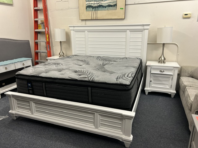 King Headboard, Footboard & Nightstands