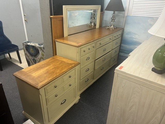 Queen Bedroom Set