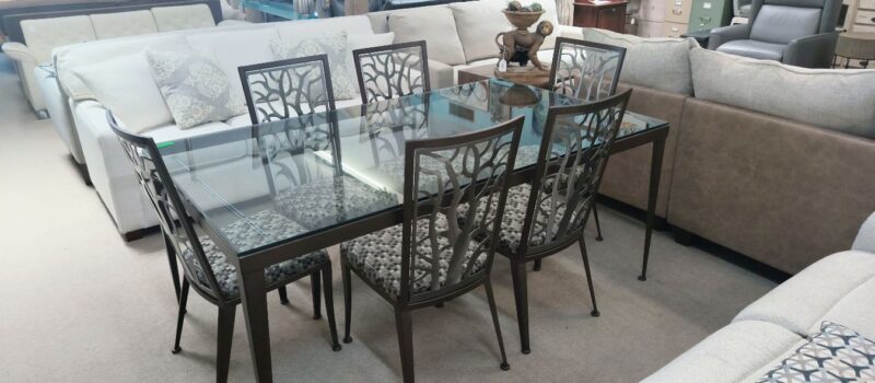 Table with 6 Chairs