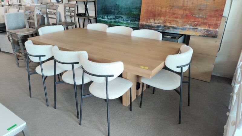 Table with 8 Chairs