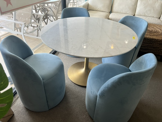 Tulip Table with 4 Chairs