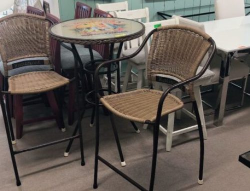 Patio Bar Table 2 Stools @BR