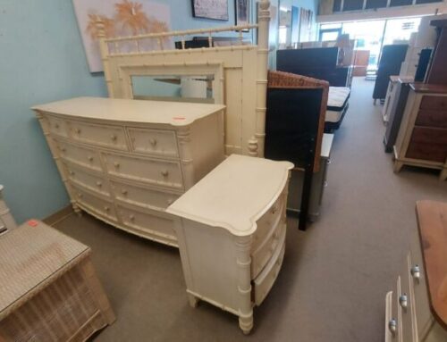 Queen Bedroom Set 1,299.95 @BR