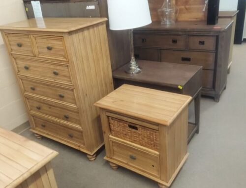 Queen Bedroom Set 1,999.95 @BR