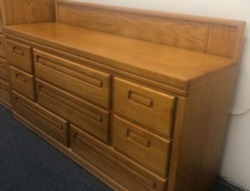 Queen Bedroom Set: Headboard, Dresser, 2 Nite Stands 799.95 @ CR