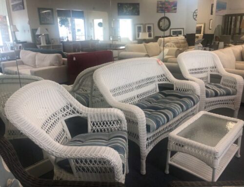 White Patio Loveseat/ 2 Chairs & Coffee Table 399.95 @ CR