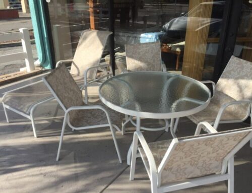Patio Set Table 4 Chrs/ Chaise $799.95 @BR