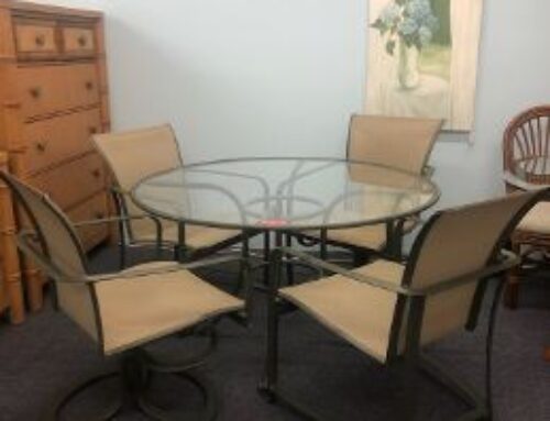 Brown Jordan Patio Table / 4 Chairs 599.95 @ CR