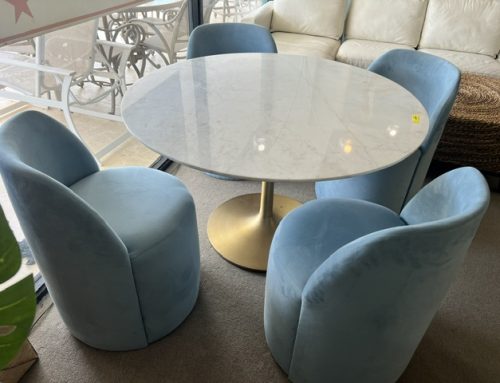 Tulip Table w/4 chairs |$1799  | BR