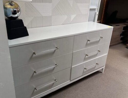 Dresser w/ Queen Bed | BR