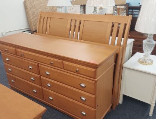 Queen Bedroom Set 1,299.95 @CR