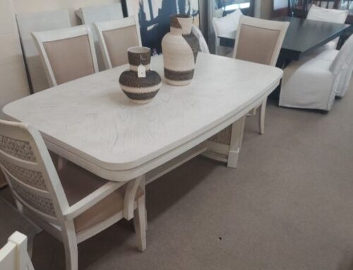 Table 4 Chairs 1 LV 499.95 @BR